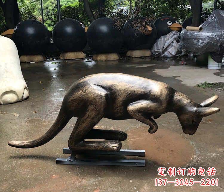 湖南中领雕塑袋鼠铜雕