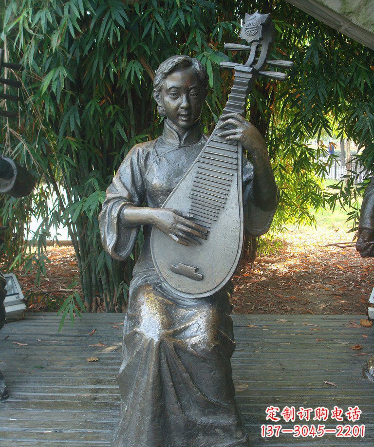 湖南精美绝伦的琵琶女郎铜雕