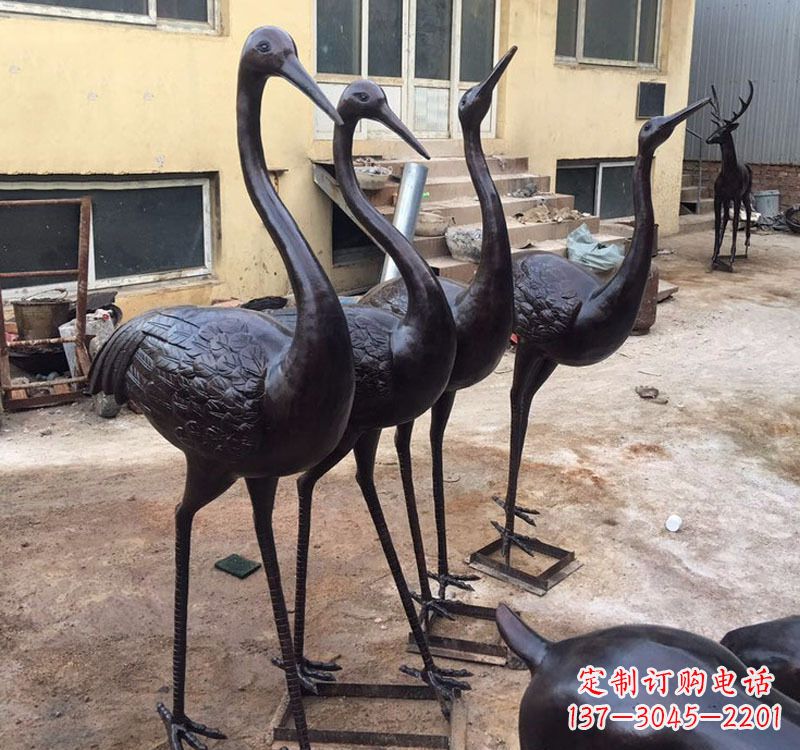 湖南雕刻精致灵动的丹顶鹤铜雕