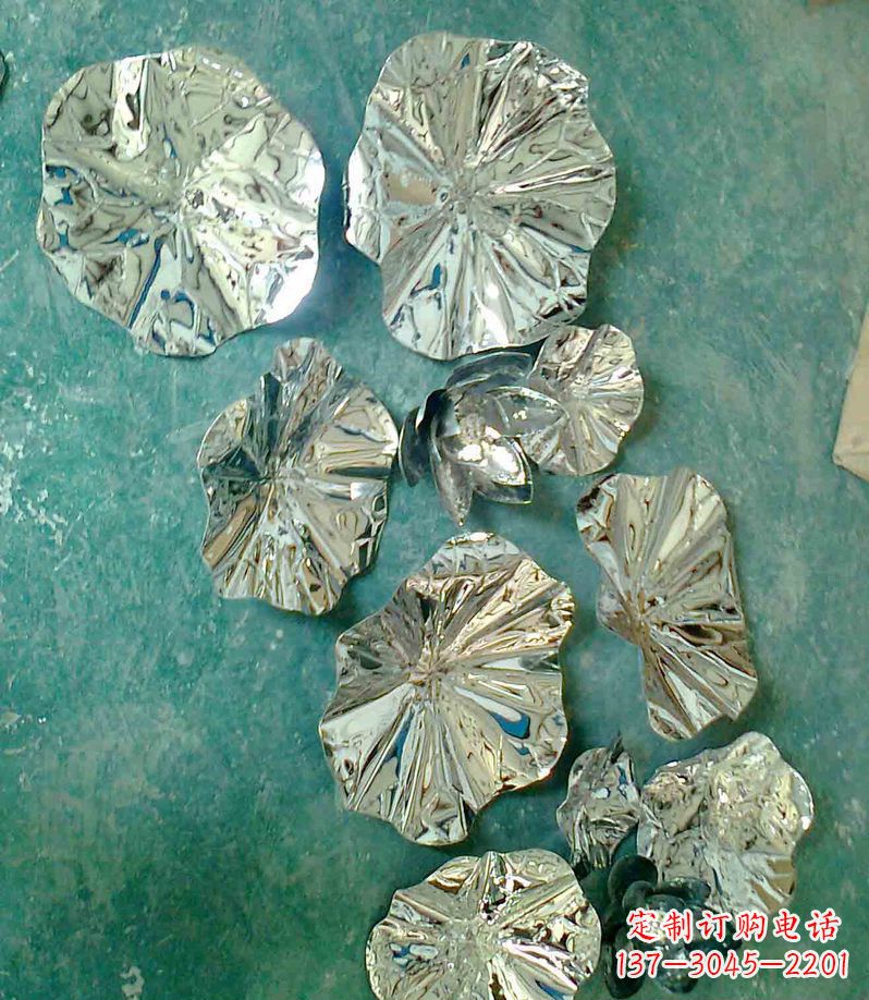 湖南公园锻铜荷叶景观铜雕