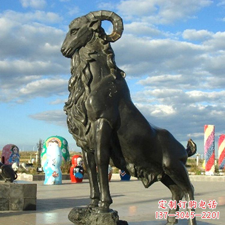 湖南公园广场登高山羊动物铜雕塑摆件