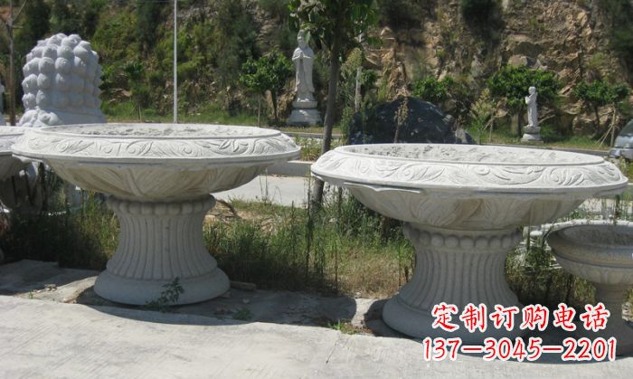 湖南美轮美奂的大理石花盆雕塑