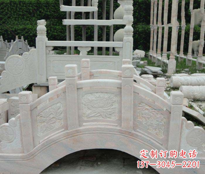 湖南公园景观晚霞红石拱桥