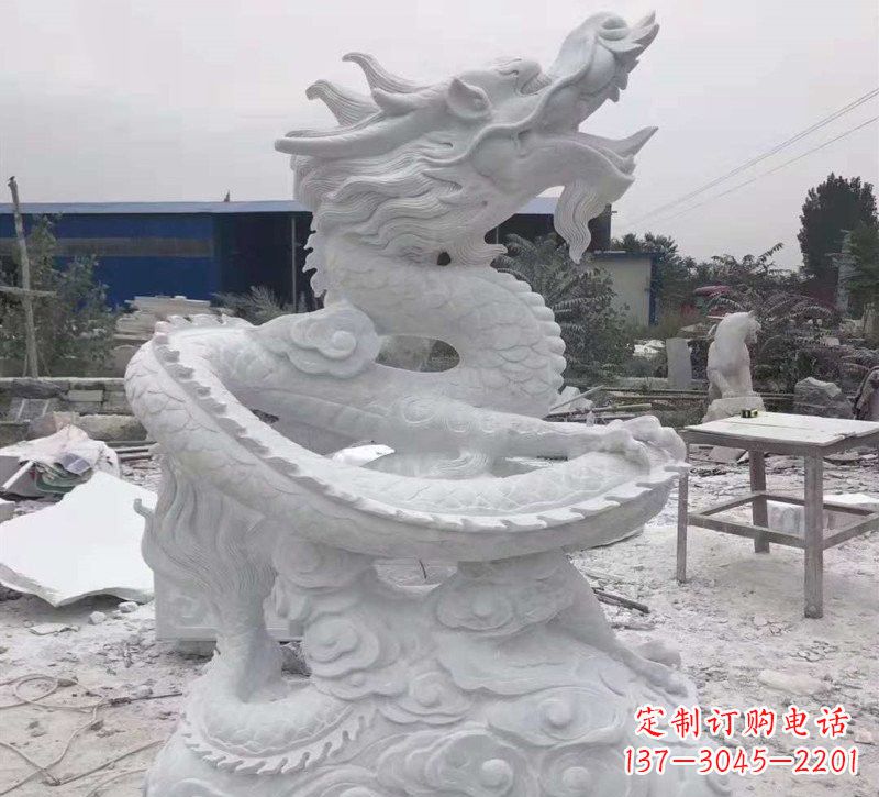 湖南公园景区盘龙石雕