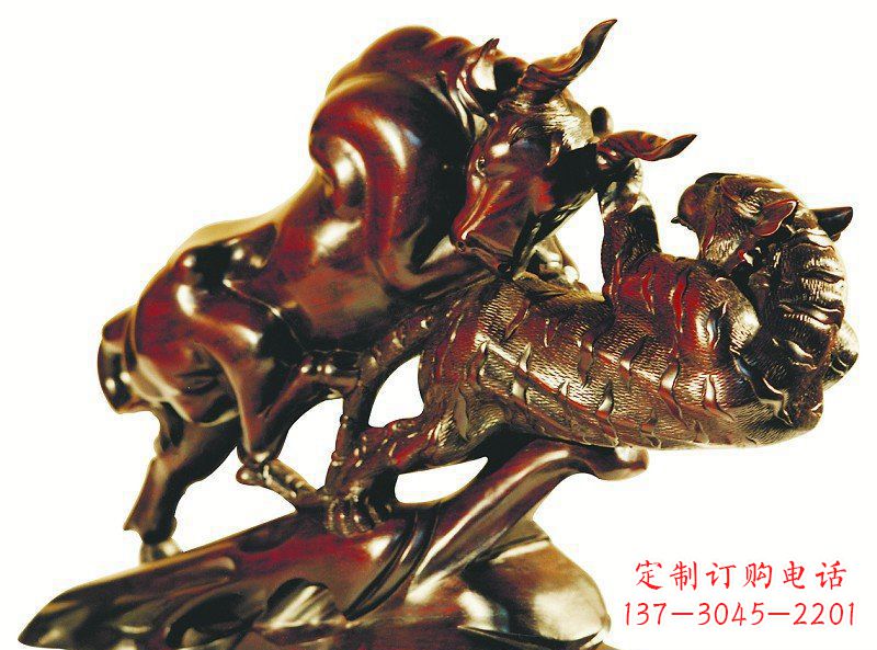 湖南风格独特的铜制老虎雕塑