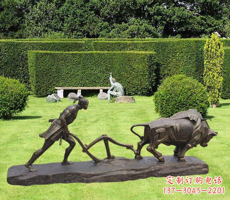 湖南古典风格牛雕塑，新时代艺术装点