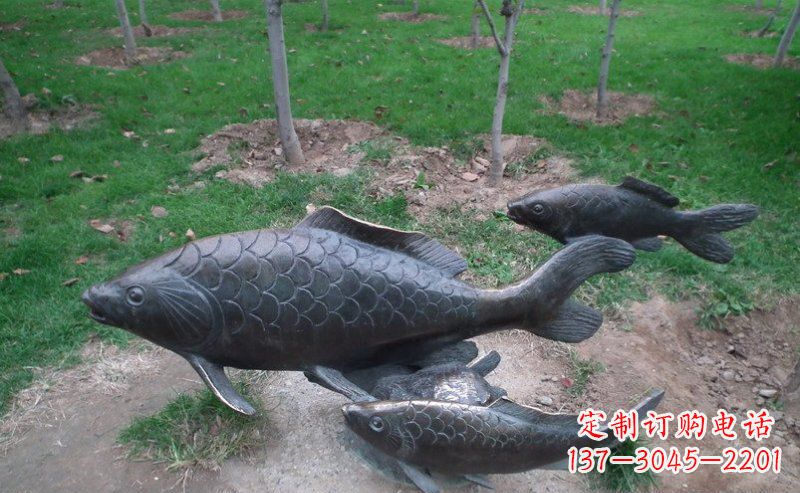湖南公园鲤鱼动物铜雕