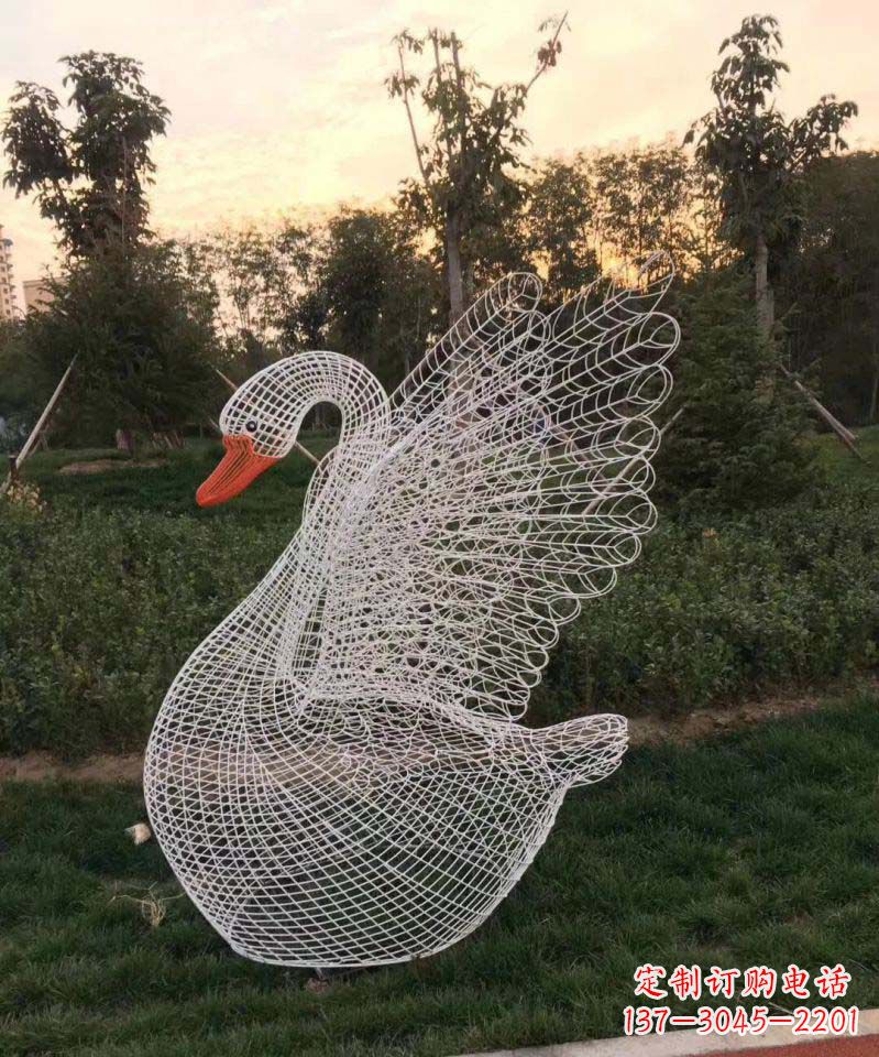 湖南高雅不锈钢镂空天鹅雕塑