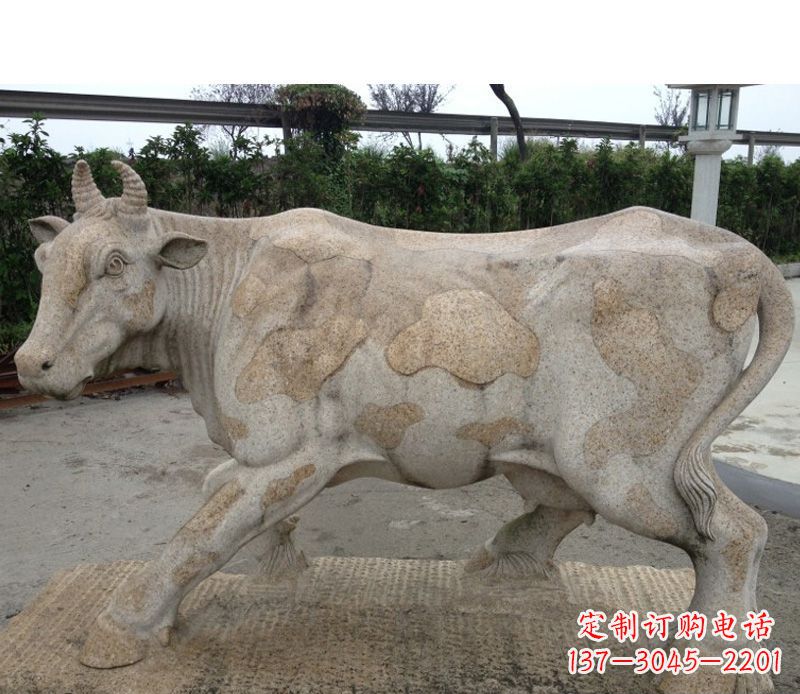 湖南中领雕塑精美绝伦的奶牛石雕