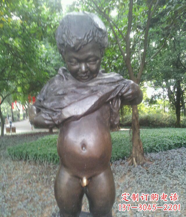 湖南萌动活泼的男孩铜雕塑