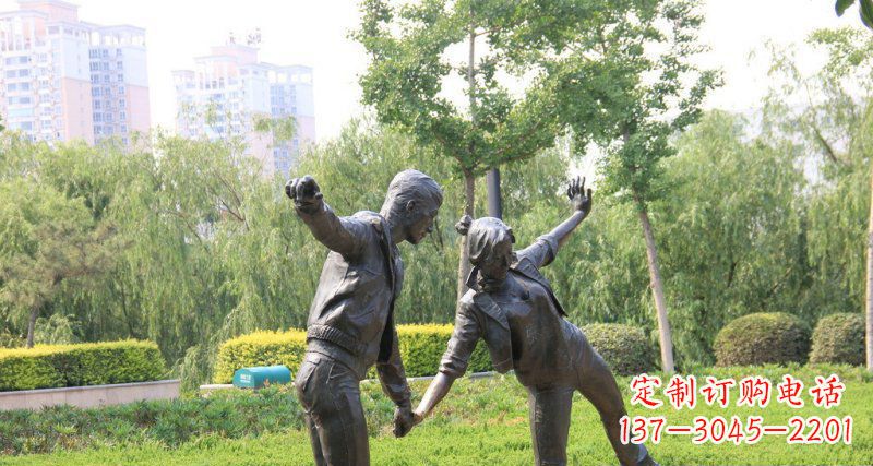 湖南爱情铸就的浪漫情侣雕塑