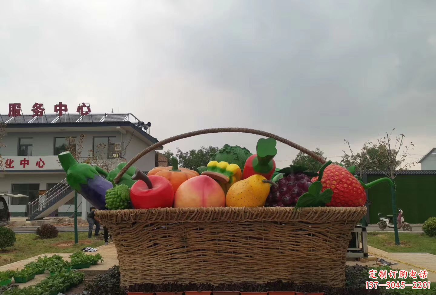 湖南玻璃钢仿真水果篮雕塑