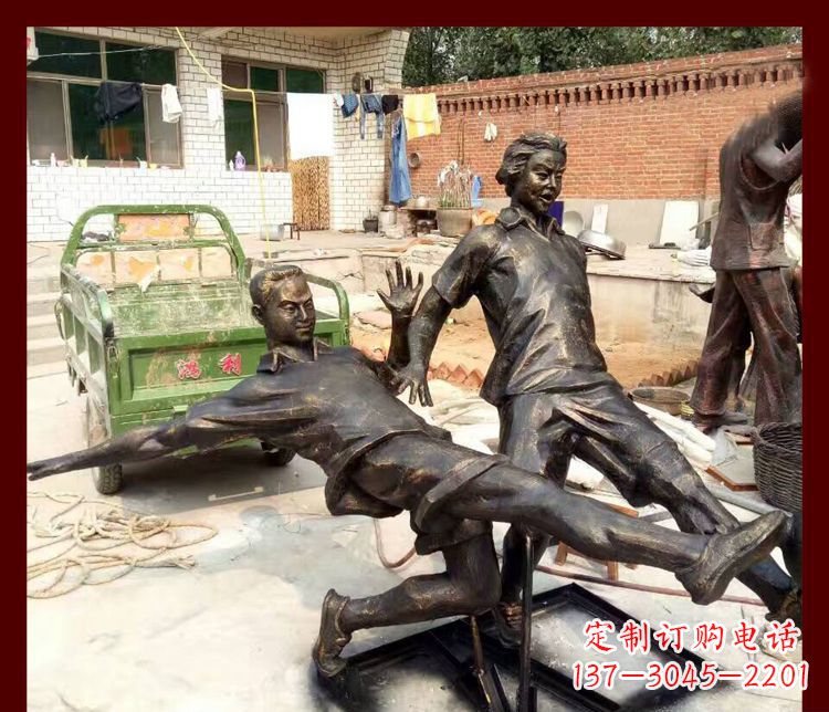 湖南足球迷必备,象征性的足球雕塑