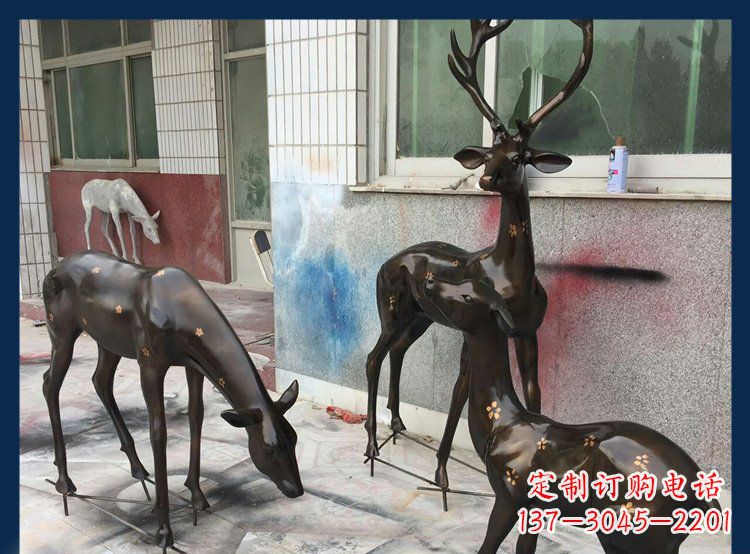 湖南高贵优雅的梅花鹿铜雕塑