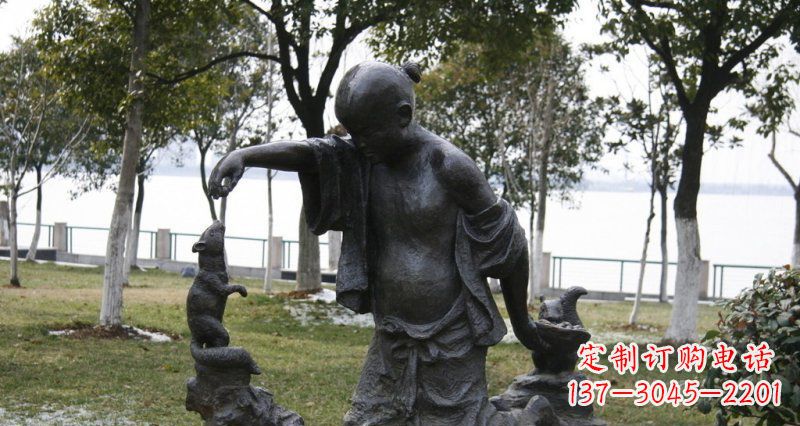 湖南铜质高端松鼠雕塑