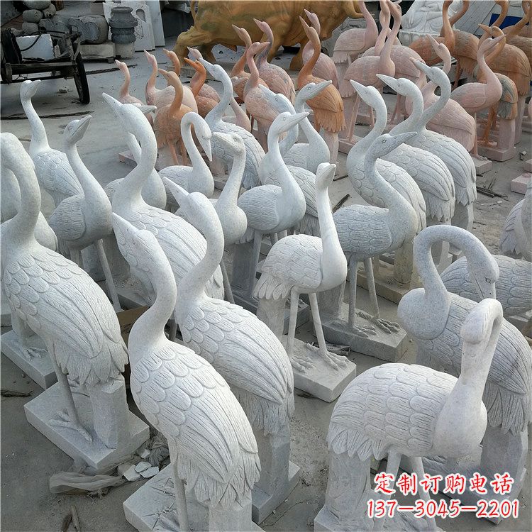 湖南公园仙鹤草坪动物石雕摆件