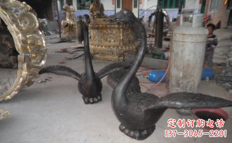 湖南公园仙鹤动物铜雕