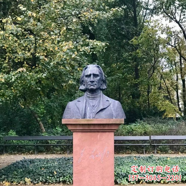 湖南钢琴音乐家肖邦的经典雕塑