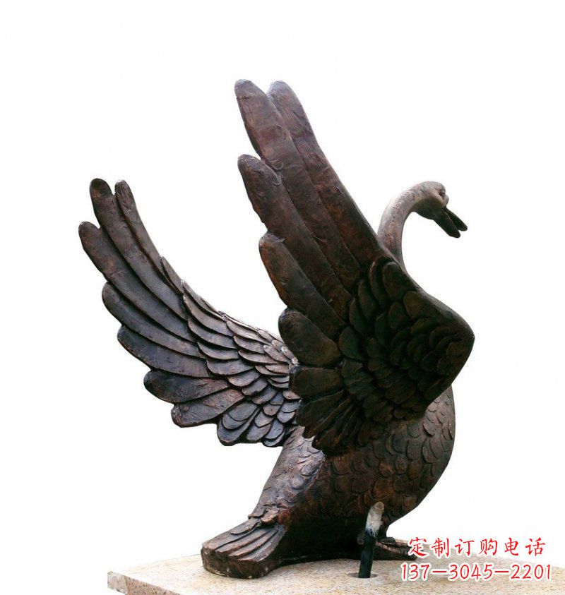 湖南公园展翅的天鹅动物铜雕