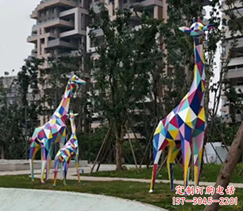 湖南精美高雅的长颈鹿雕塑