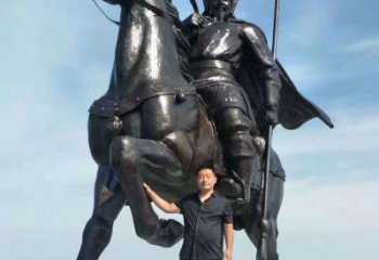湖南以古代骑马将军为灵感的铜雕