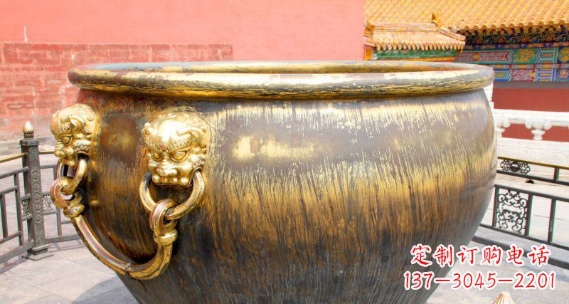 湖南故宫圆形水缸铜雕