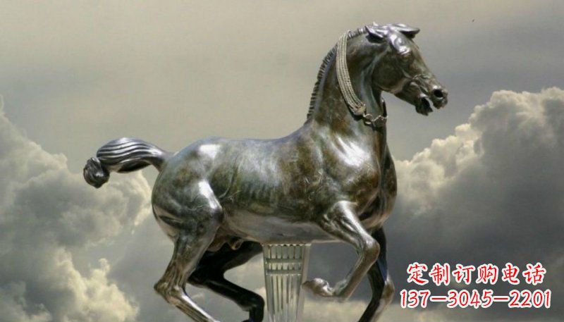 湖南铜雕艺术品:纯手工雕刻的奔马铜雕