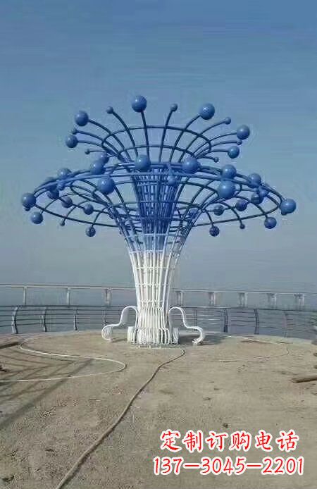 湖南广场不锈钢抽象鲸鱼喷水雕塑