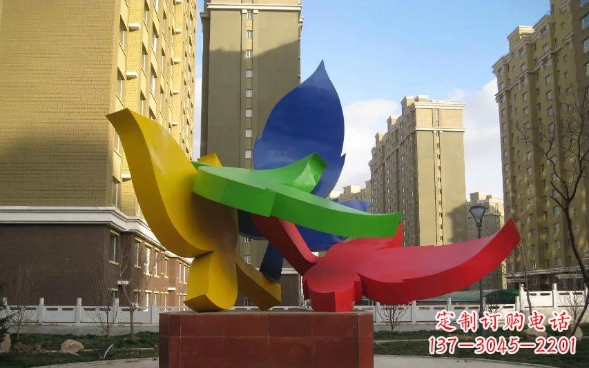 湖南广场不锈钢抽象树叶雕塑