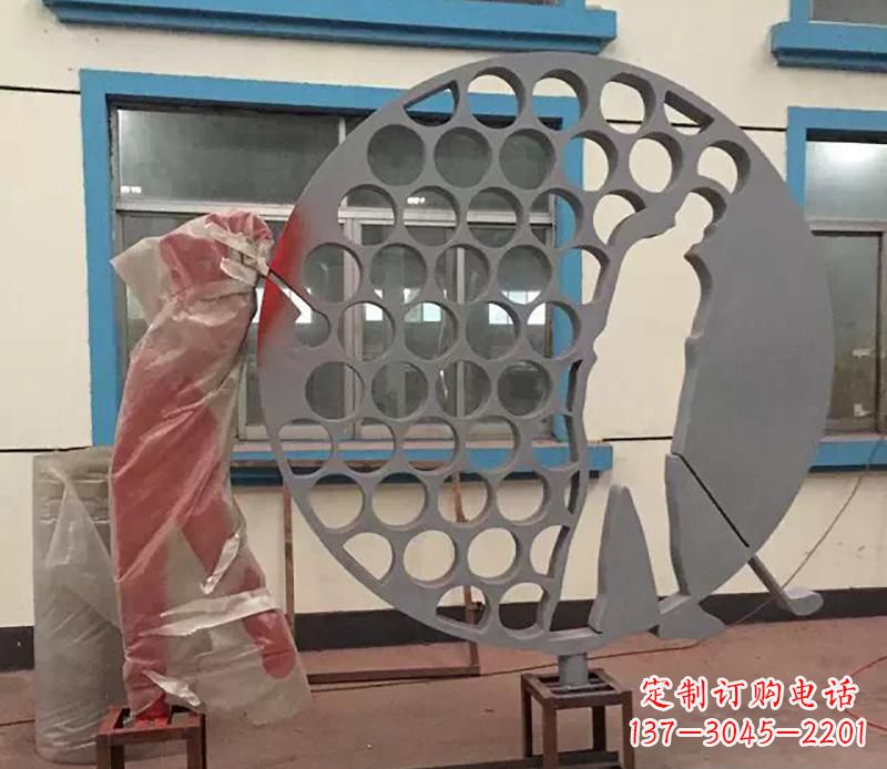 湖南广场不锈钢打高尔夫球雕塑