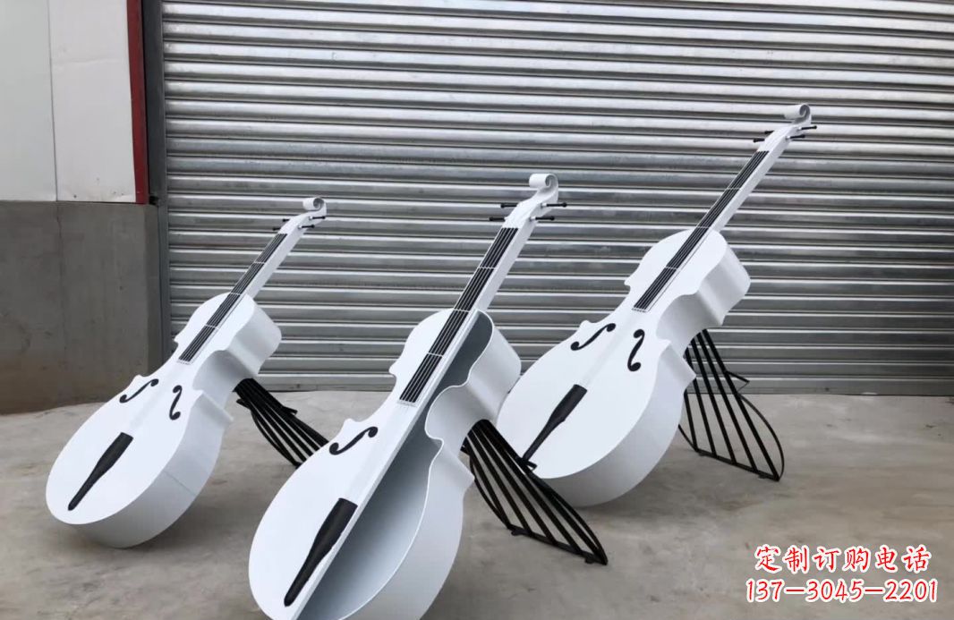 湖南广场不锈钢大提琴雕塑1