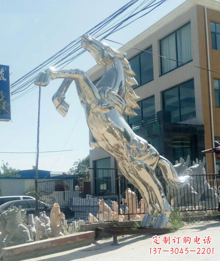 湖南广场不锈钢大型立马动物雕塑