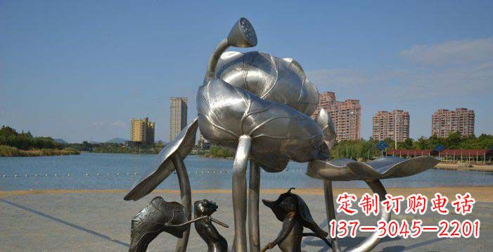 湖南广场不锈钢莲蓬莲叶和青蛙雕塑