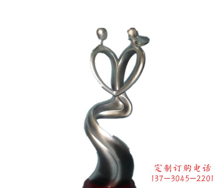 湖南爱的象征——不锈钢情侣雕塑