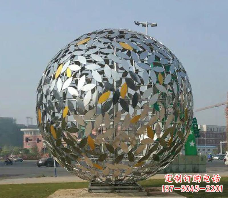 湖南华丽曼妙的不锈钢树叶镂空球雕塑