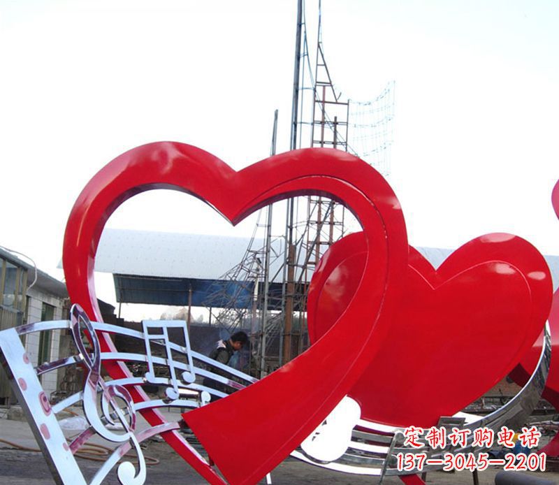 湖南中领雕塑:音符桃心景观雕塑,给你的生活带去美妙的旋律