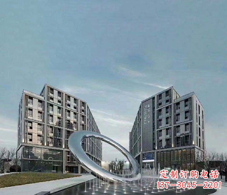 湖南广场不锈钢圆环景观雕塑1