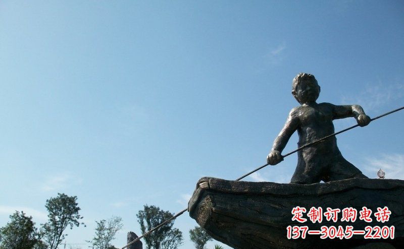 湖南广场撑船的小男孩景观铜雕