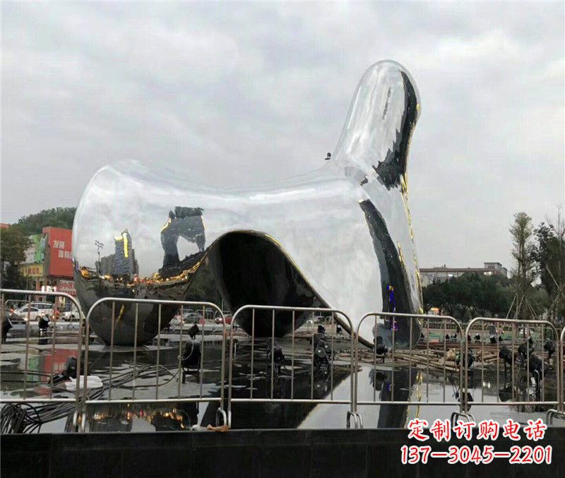 湖南广场大型抽象和平不锈钢鸽子景观雕塑