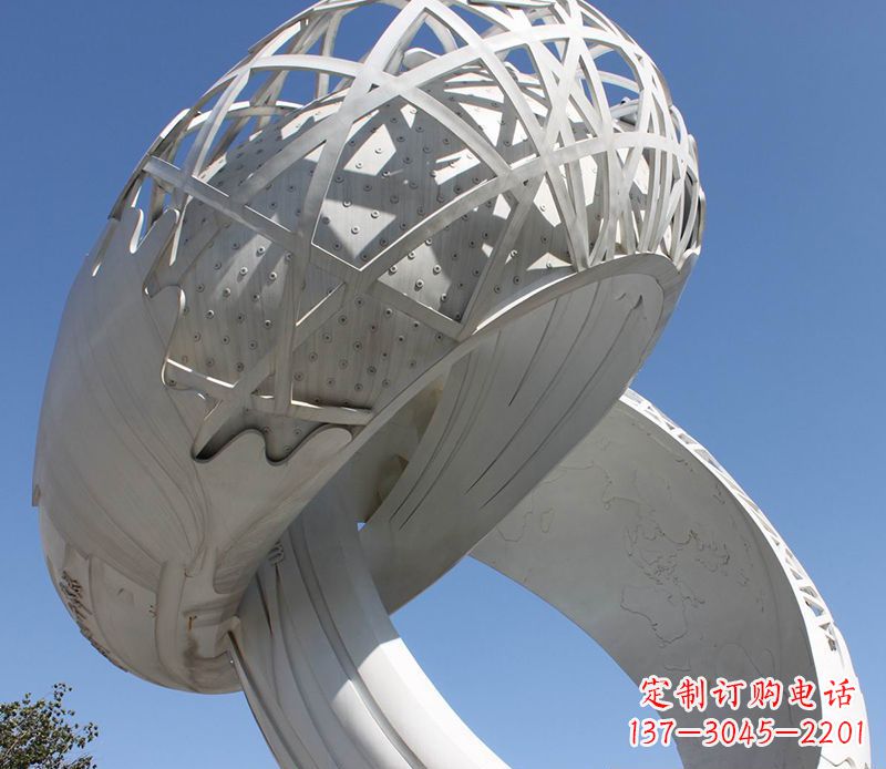 湖南广场戒指不锈钢雕塑
