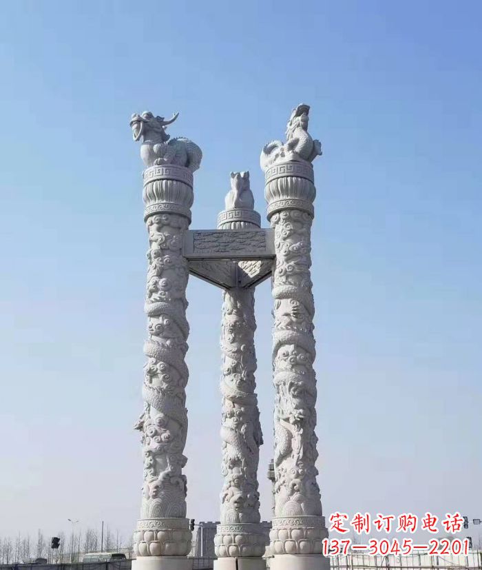 湖南领雕塑:十二生肖石柱多彩景观