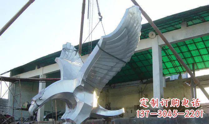 湖南广场老鹰不锈钢雕塑