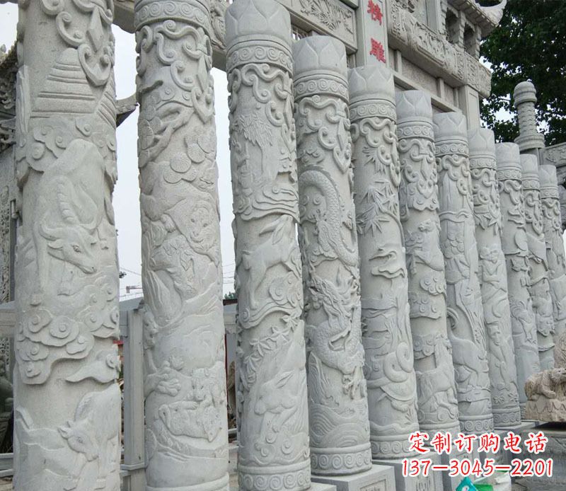 湖南广场十二生肖石柱景观石雕