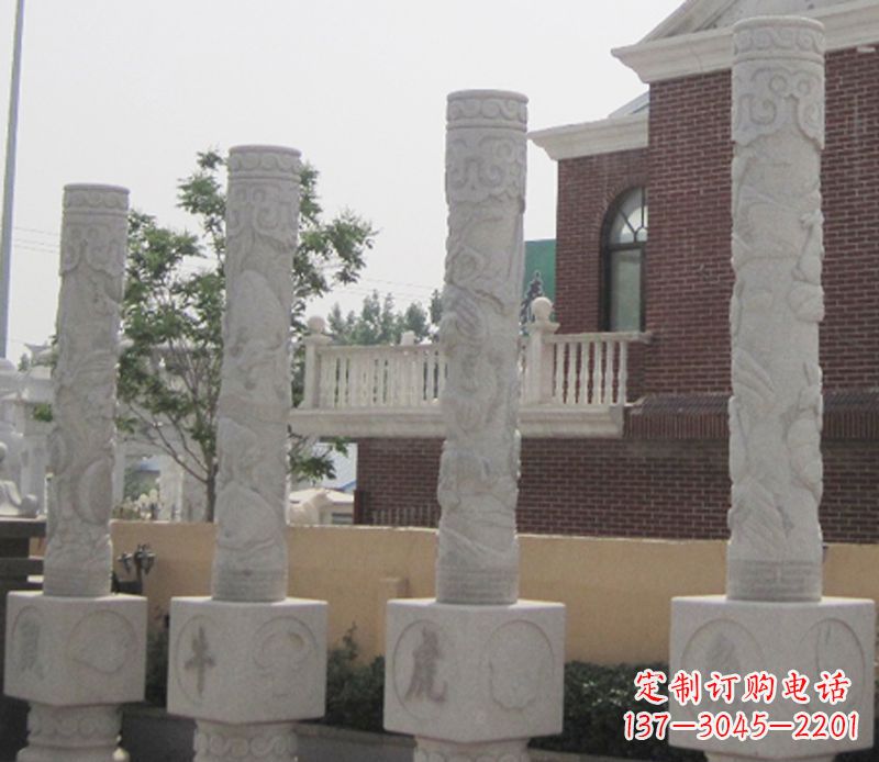 湖南广场十二生肖柱子石雕
