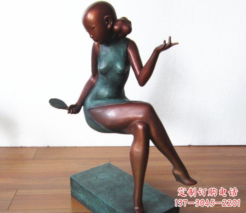 湖南广场铜雕美女照镜子人物雕塑