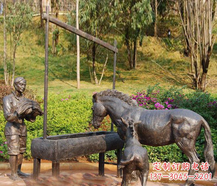 湖南广场铜雕喂马动物雕塑