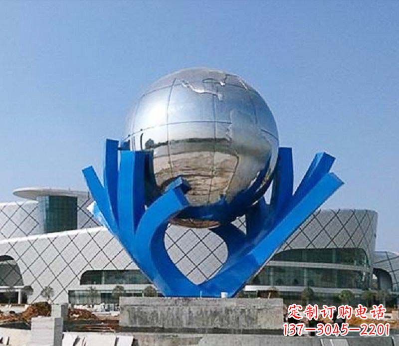 湖南中领雕塑打造把地球握在手中精致不锈钢抽象雕塑