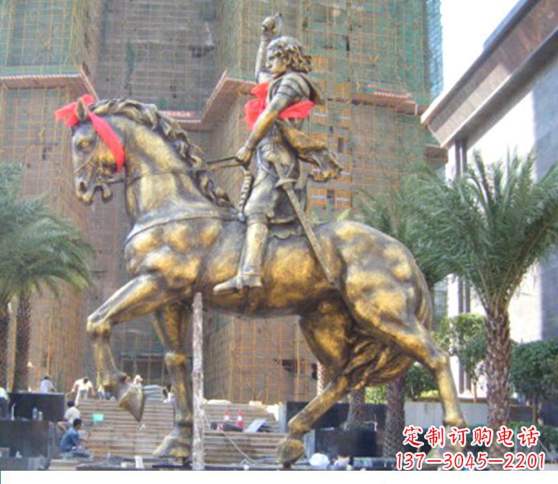 湖南华丽的骑士雕塑,引人注目的西方骑马战士纪念铜雕
