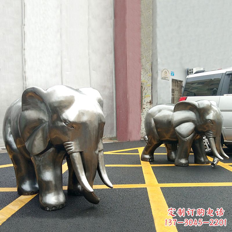 湖南憨态大象不锈钢镜面雕塑