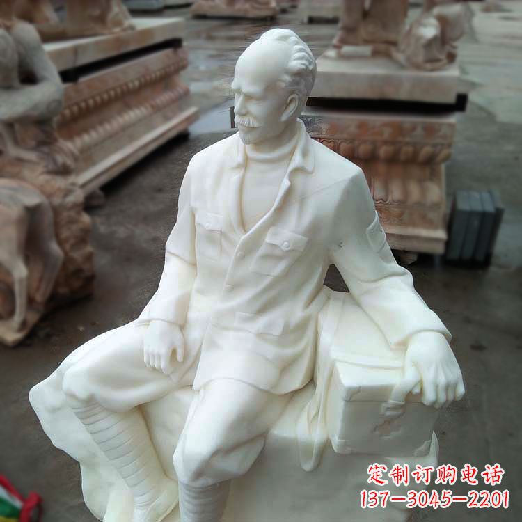 湖南经典白求恩坐姿雕塑